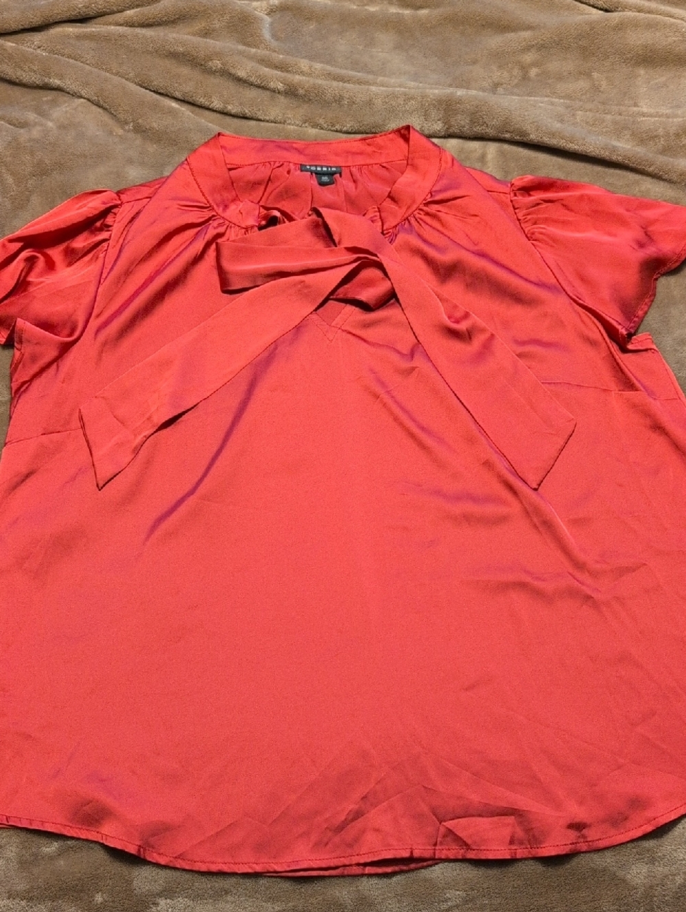 torrid Coral Pink Tie-Neck Short Sleeve Satin Blouse Size 00 (10)
